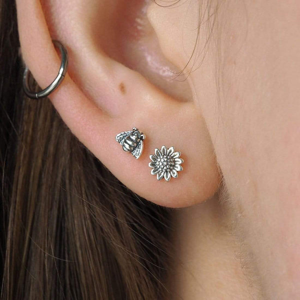 Delicate Sunflower Studs / Silver